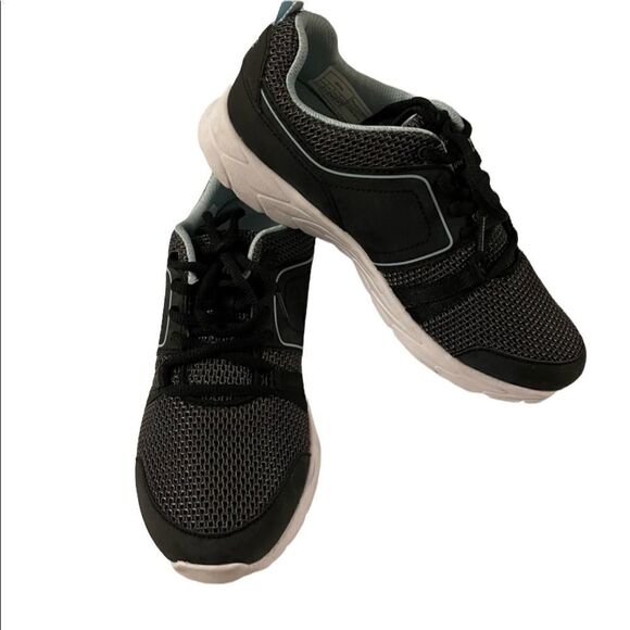 Vionic Devra lace up black sneakers ~ removable insoles ~ size 7 - Picture 1 of 10